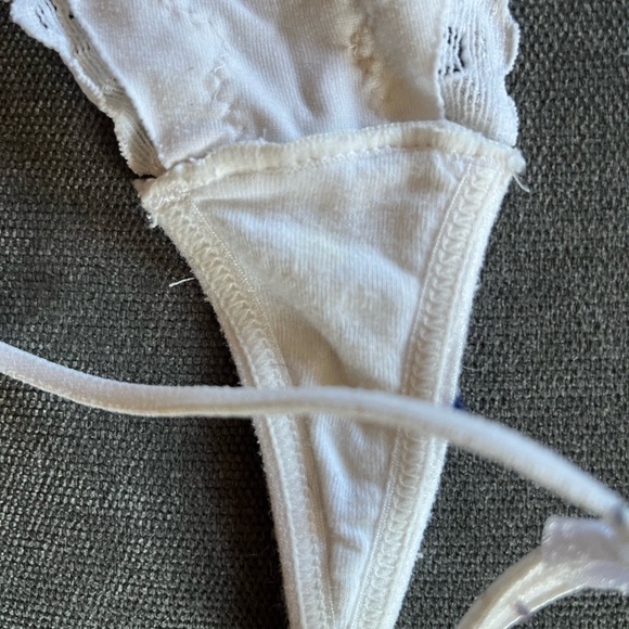 Preloved Delicate White Lace Panties with Minimal Coverage - Picture 4 of 4